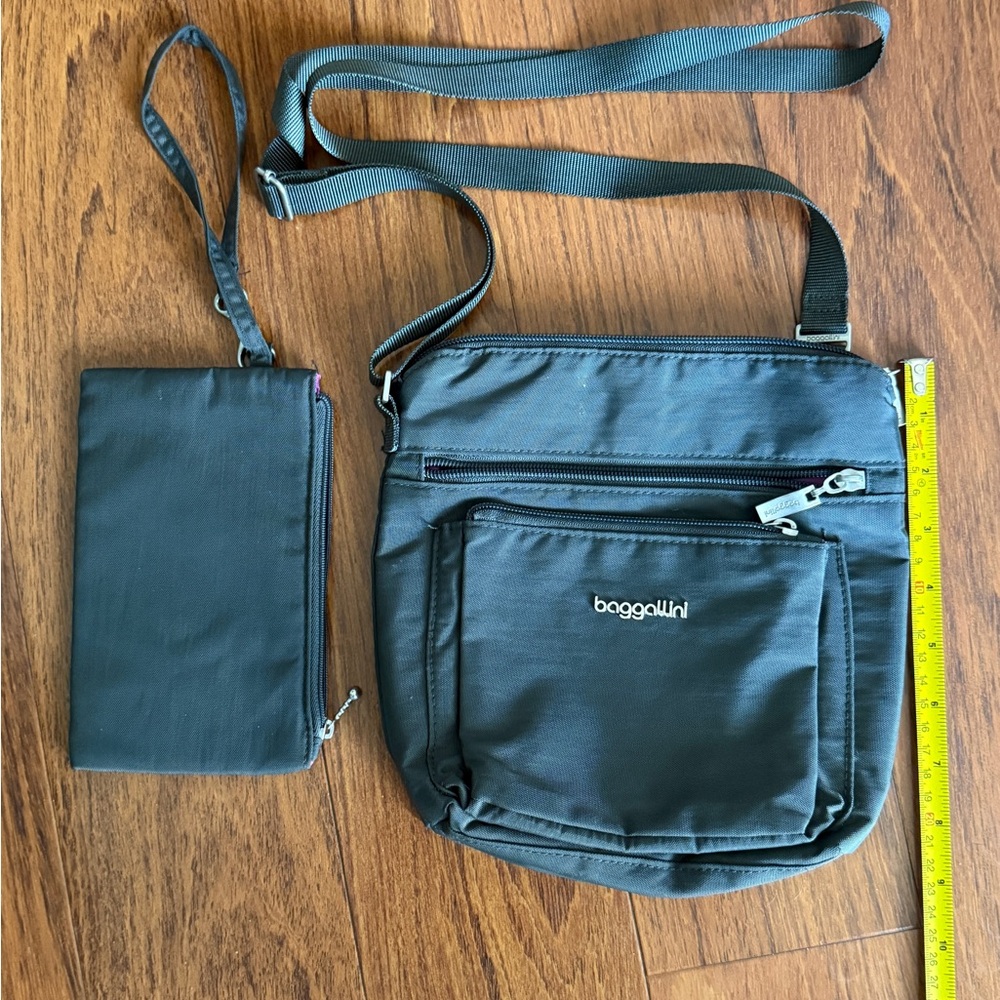 Baggallini Black Messenger Bag with Adjustable Strap